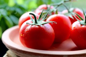 Come conservare e utilizzare i pomodori in eccesso - Riciblog